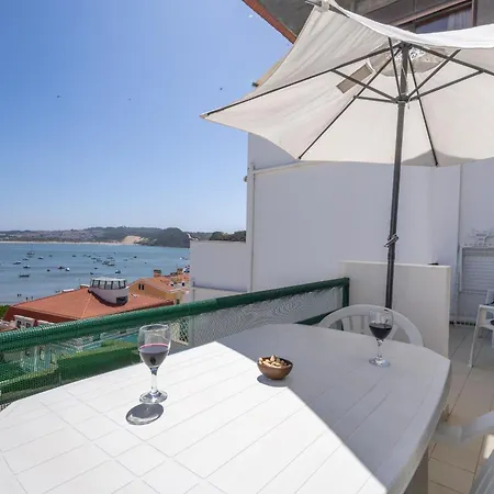 Concha Mar Com Vista Sobre A Baia Sao Martinho do Porto