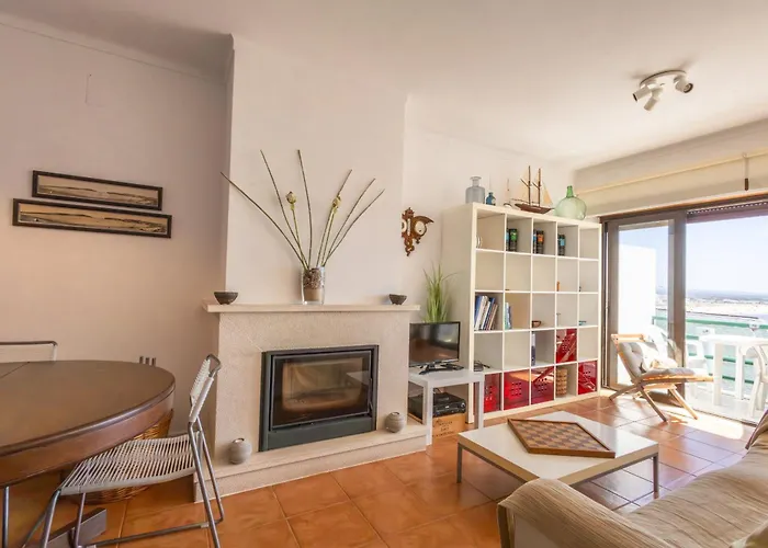 Concha Mar Com Vista Sobre A Baia